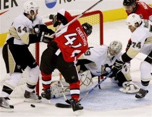 Jay McKee plays against his former Blues teammates tonight. (Picture courtesy of yahoo.com)