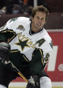 Mike Modano has a rib injury. (Picture courtesy of hockeydraft.ca)