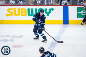 Paul Stastny making a pass